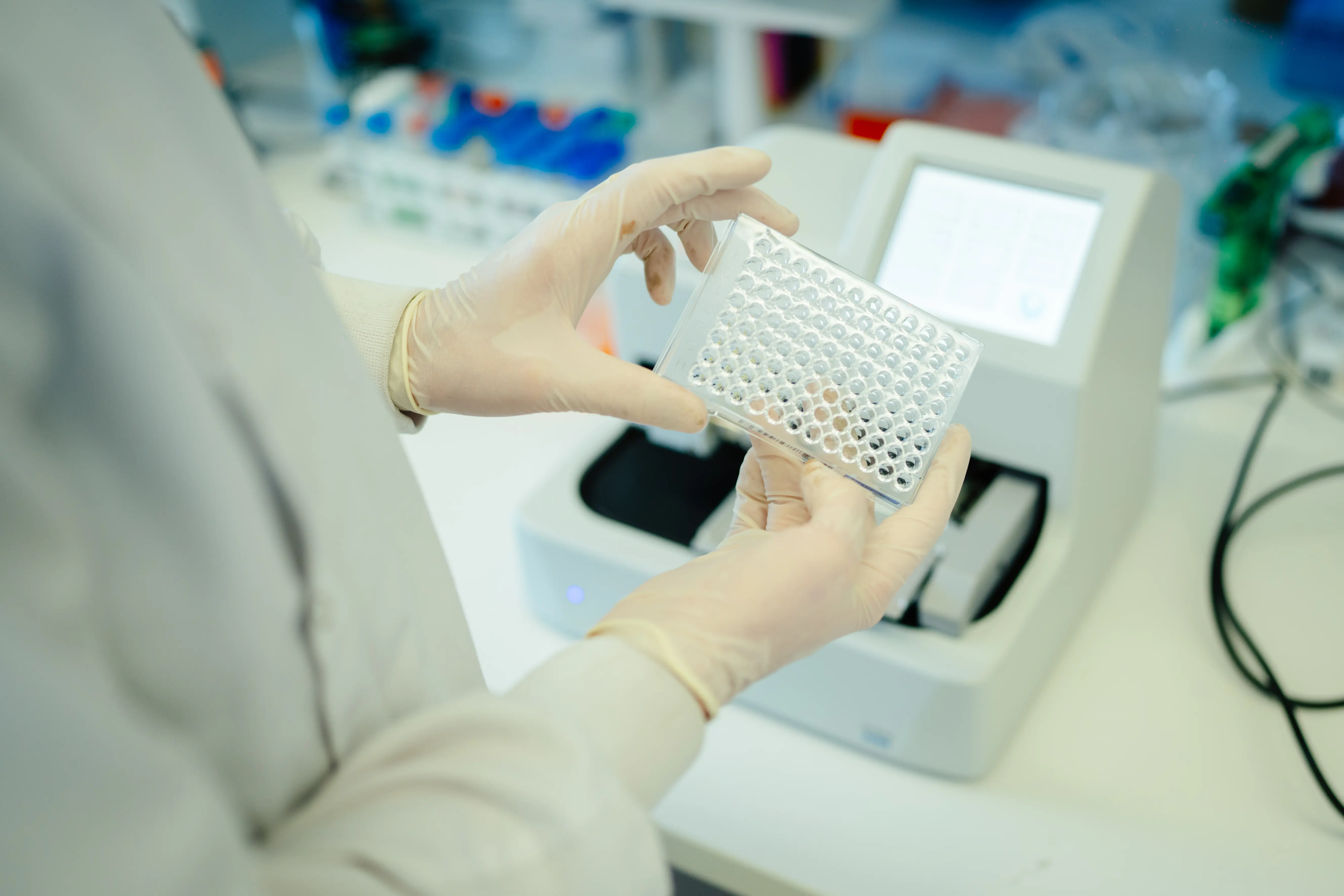 Microtiter tray with antibiotic panel for susceptibility testing